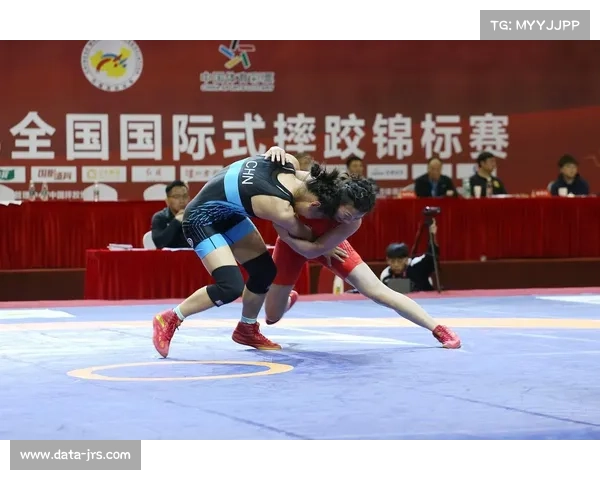 十四运会摔跤赛场回顾：老将周倩带伤完赛超越自我
